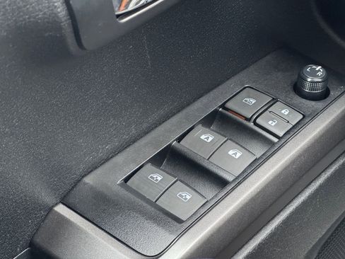 Used 2022 Toyota Tacoma TRD Sport AWD/4WD image 15