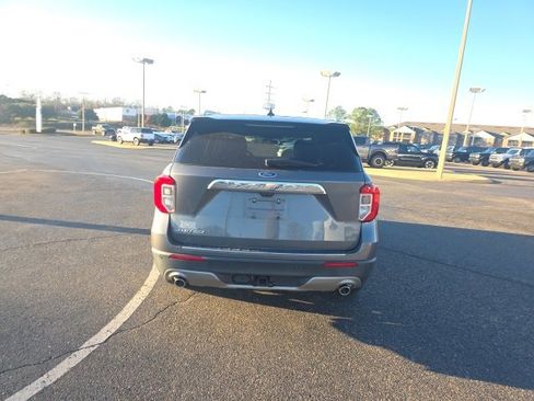 Used 2022 Ford Explorer Limited w/ Equipment Group 301A image 4