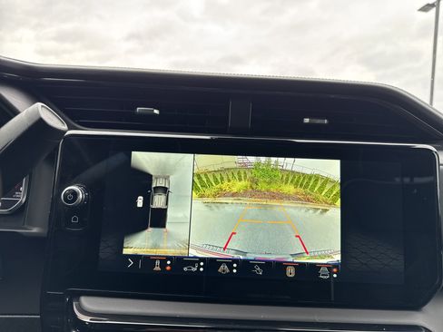 Used 2024 GMC Sierra 2500 AT4X image 26