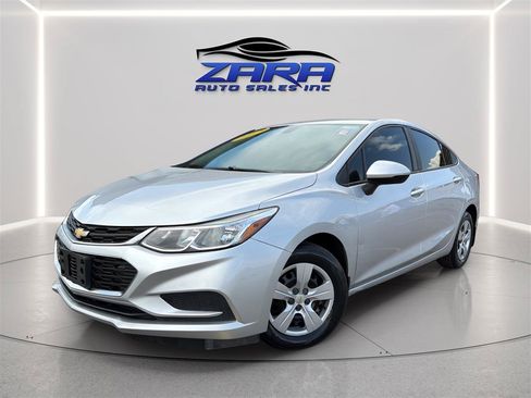Used 2017 Chevrolet Cruze LS FWD image 1