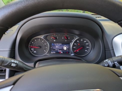 Used 2023 GMC Terrain SLE w/ Driver Convenience Package image 17