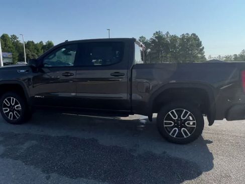 Used 2023 GMC Sierra 1500 AT4 w/ AT4 Premium Package AWD/4WD image 6