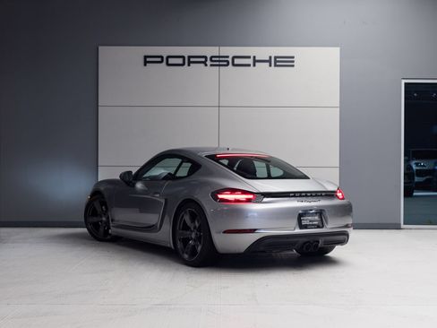 Certified 2022 Porsche 718 Cayman RWD image 5