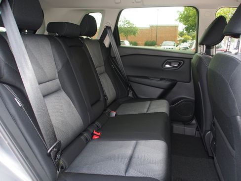 Used 2026 Nissan Rogue SV AWD/4WD image 13