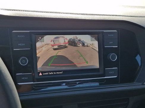 Used 2021 Volkswagen Jetta SE w/ SE Cold Weather Package image 19