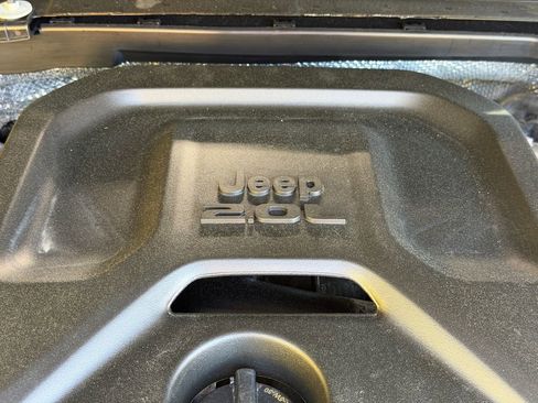 Used 2025 Jeep Wrangler Unlimited Sahara w/ Safety Group image 10