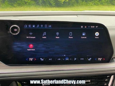 Used 2025 Chevrolet Suburban Z71 AWD/4WD image 28