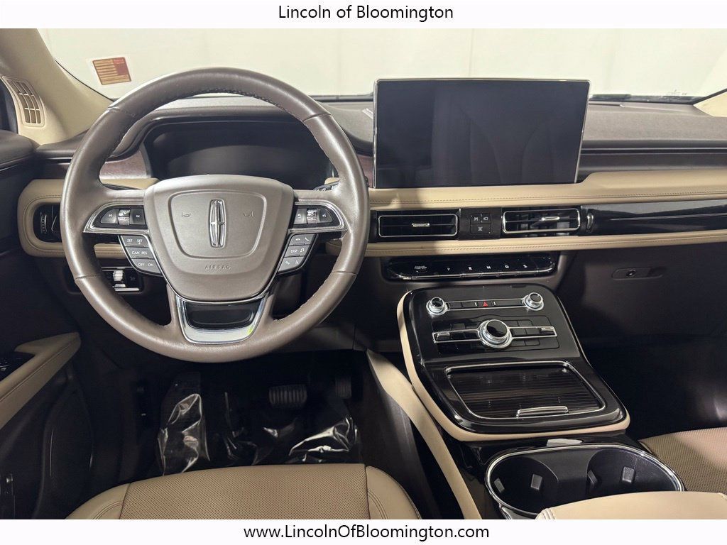 Used 2023 Lincoln Nautilus Reserve AWD/4WD image 17