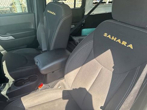 Used 2015 Jeep Wrangler Unlimited Sahara w/ Dual Top Group image 20