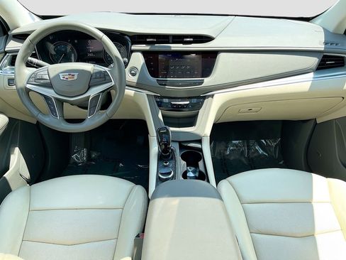 Used 2021 Cadillac XT5 Premium Luxury AWD/4WD image 29