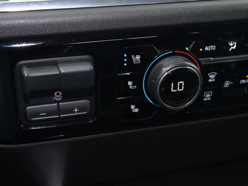 Used 2025 Chevrolet Silverado 3500 LTZ w/ LTZ Texas Edition image 29