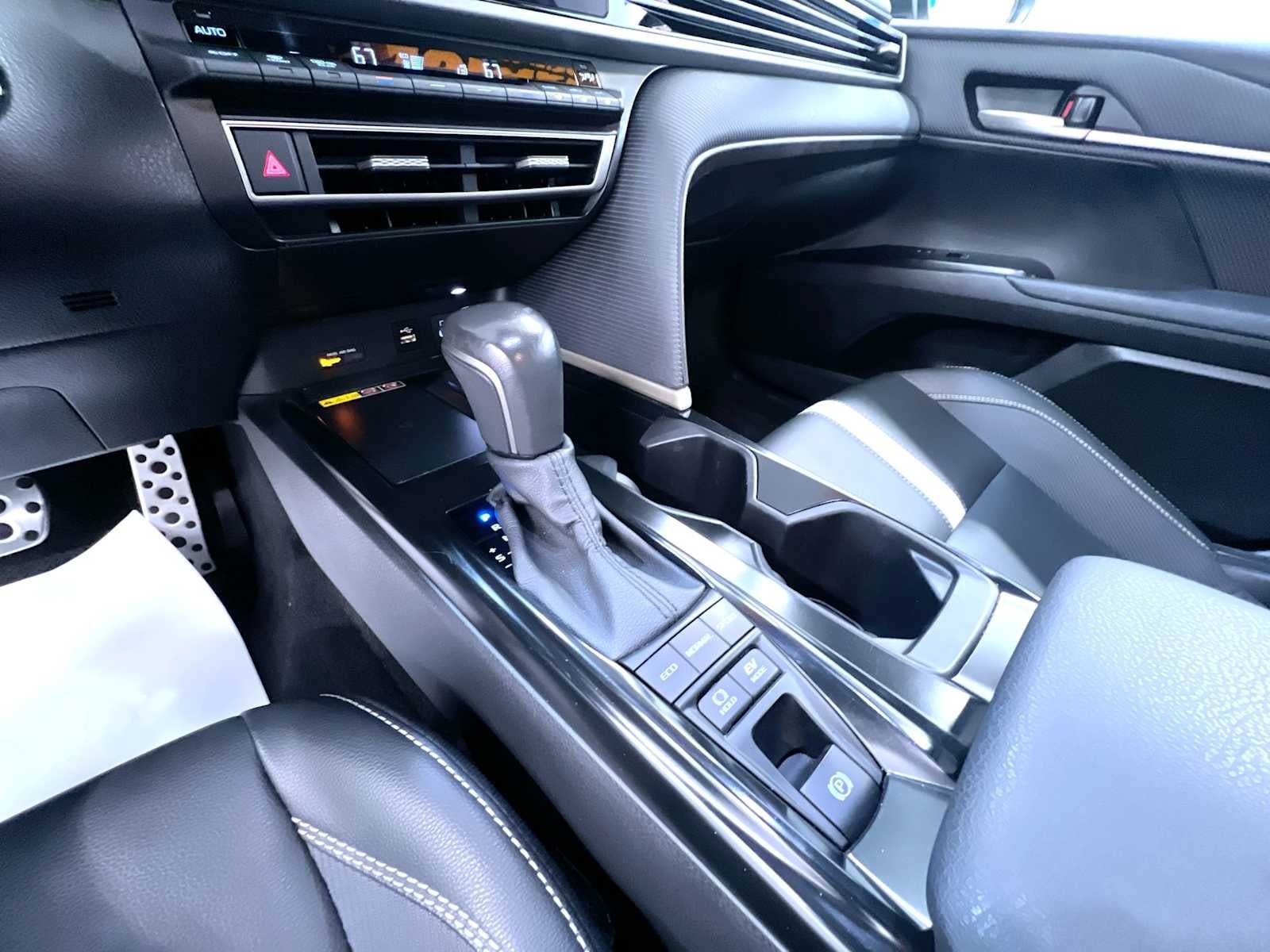 Used 2025 Toyota Camry SE FWD image 29