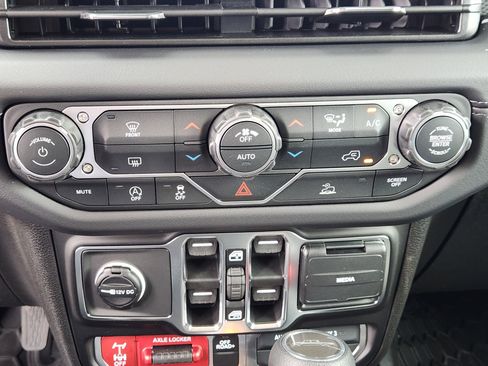 New 2026 Jeep Gladiator Mojave AWD/4WD image 15