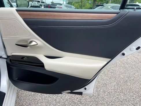 Certified 2023 Lexus ES 350 w/ Premium Package FWD image 30