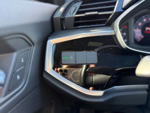 Used 2019 Audi Q3 2.0T Premium image 18