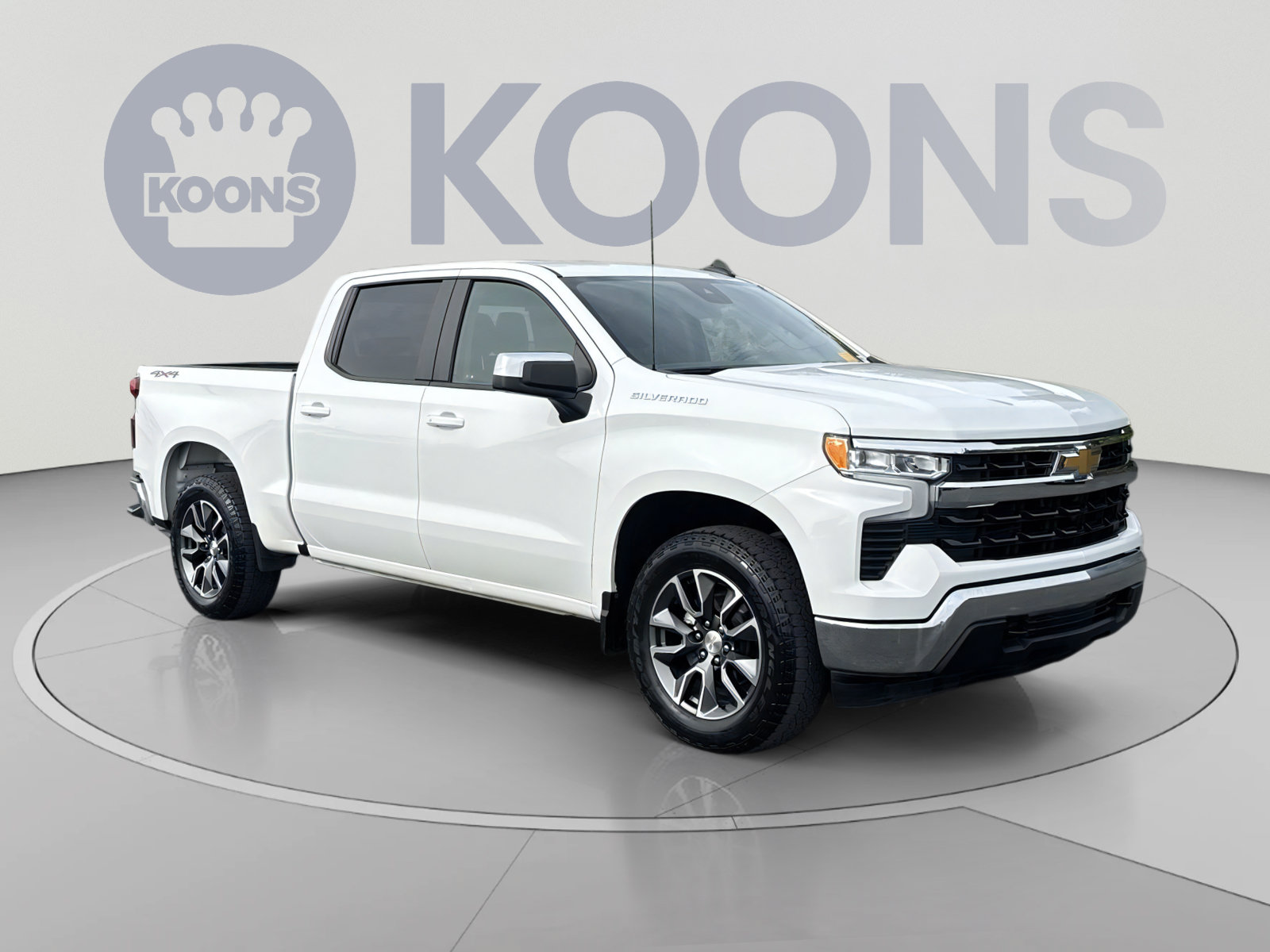 Used 2024 Chevrolet Silverado 1500 LT AWD/4WD image 2
