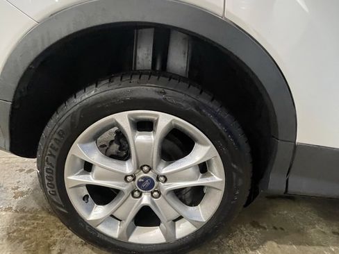 Used 2015 Ford Escape Titanium image 31