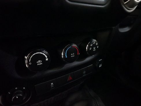 Used 2017 Jeep Wrangler Sahara w/ Connectivity Group image 18