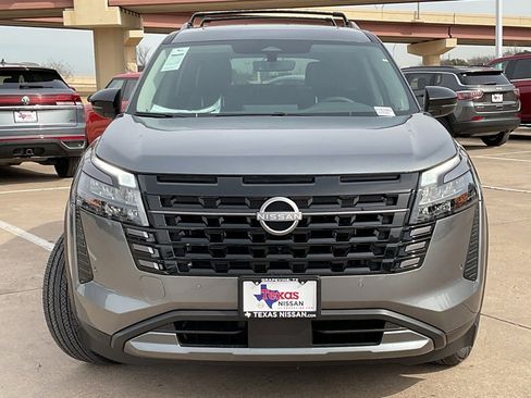 New 2026 Nissan Pathfinder SL image 3