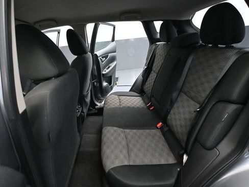 Used 2021 Nissan Rogue Sport SV image 38