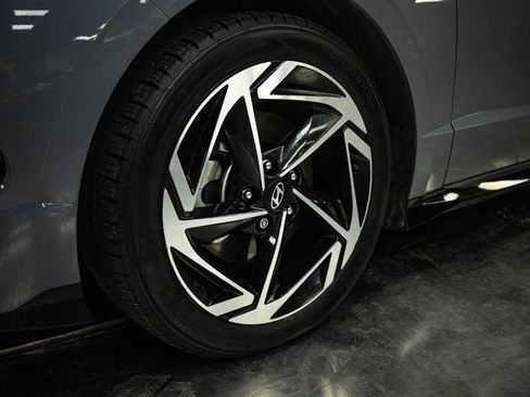 Used 2024 Hyundai Sonata SEL w/ Convenience Package FWD image 3