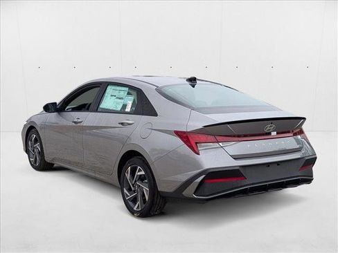 New 2025 Hyundai Elantra SEL w/ Cargo Package image 8