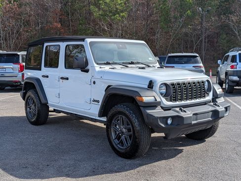 Used 2024 Jeep Wrangler Sport S image 11