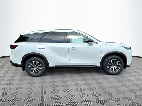 Used 2027 INFINITI QX60 Pure w/ Cargo Package FWD image 5