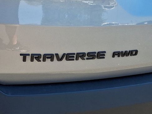 Used 2023 Chevrolet Traverse RS AWD/4WD image 32