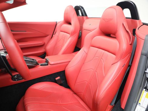 Used 2026 Aston Martin V8 Vantage Roadster image 32