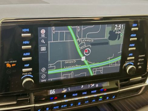 Used 2022 Toyota Sienna Platinum FWD image 13