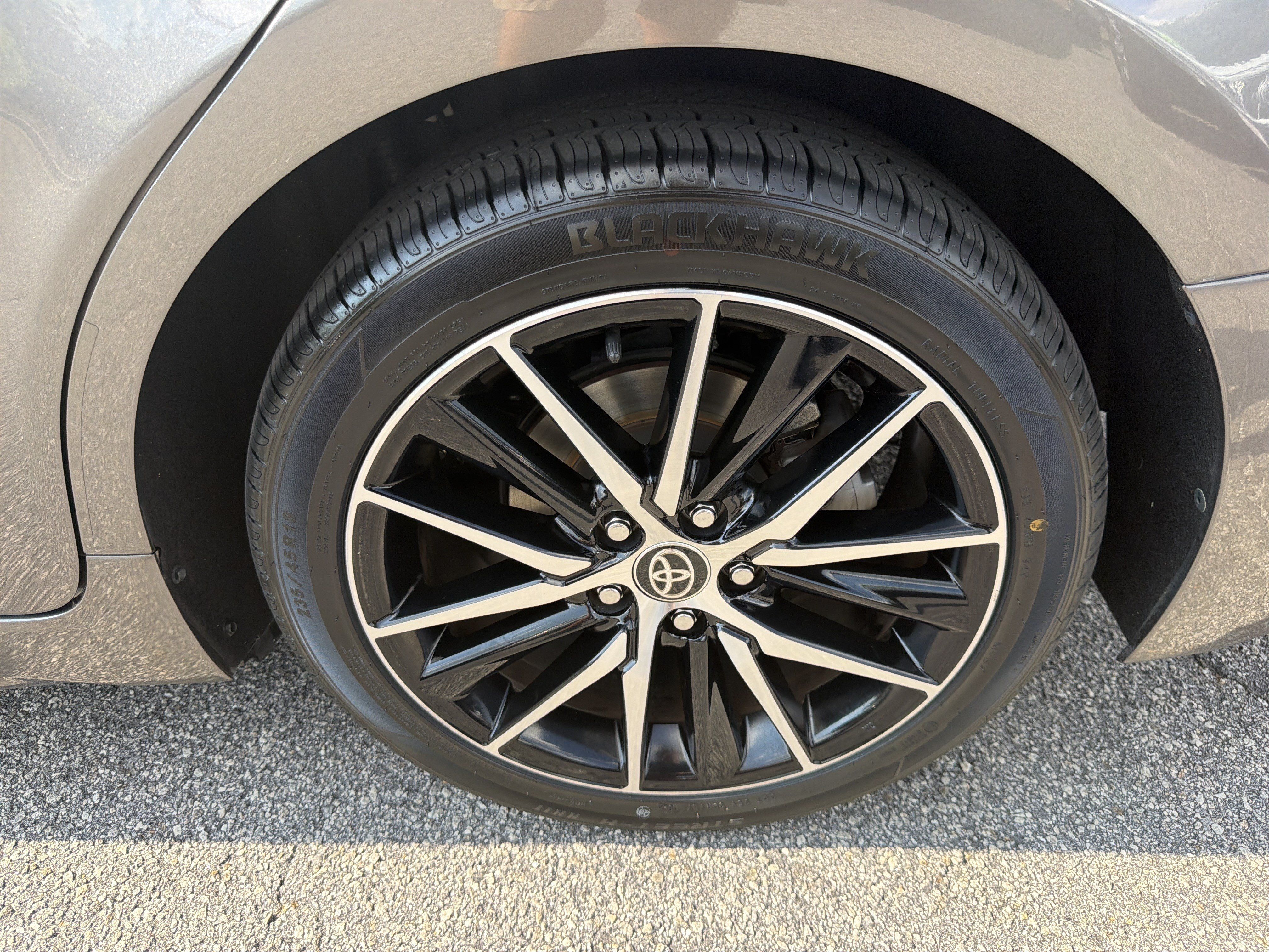 Used 2021 Toyota Camry SE FWD image 29