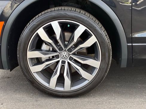 Used 2021 Volkswagen Tiguan SEL Premium R-Line image 48