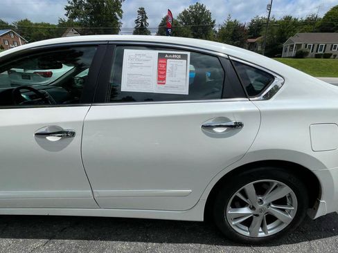 Used 2015 Nissan Altima 2.5 SL w/ Technology Package FWD image 4