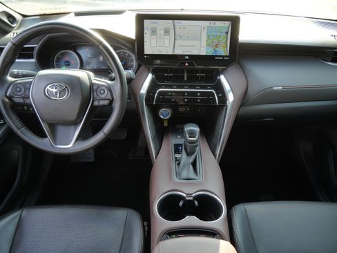 Certified 2021 Toyota Venza Limited w/ Advanced Technology Package AWD/4WD image 10