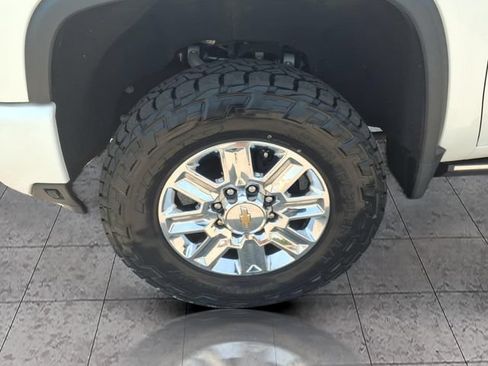 Used 2024 Chevrolet Silverado 2500 High Country w/ High Country Premium Package AWD/4WD image 7
