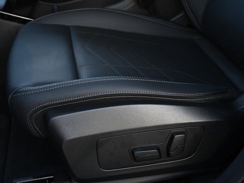 Certified 2025 BMW X2 xDrive28i w/ Premium Package image 28