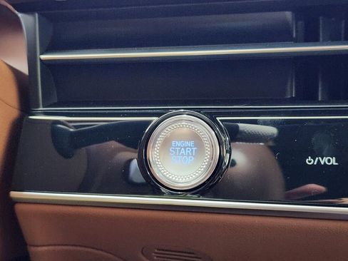 New 2026 Genesis GV70 2.5T Advanced image 15