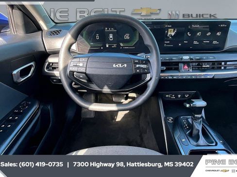 Used 2025 Kia K4 FWD image 5