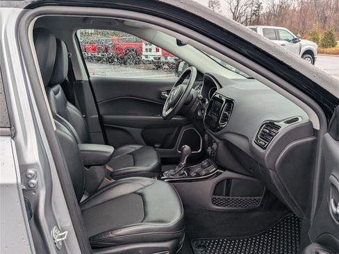 Used 2019 Jeep Compass Altitude image 10