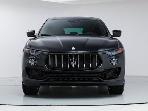Certified 2023 Maserati Levante GT AWD/4WD image 8