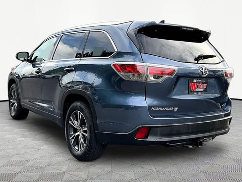 Used 2016 Toyota Highlander XLE FWD image 4