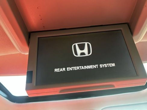 Used 2016 Honda Odyssey Touring image 19