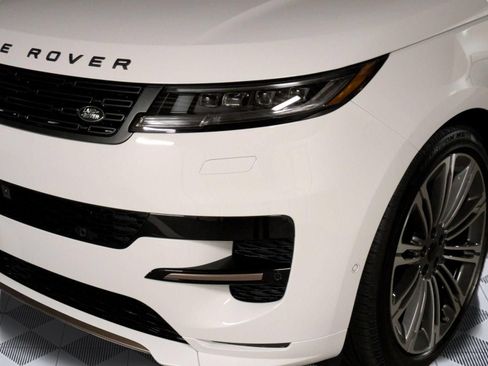 New 2026 Land Rover Range Rover Sport Dynamic SE AWD/4WD image 10