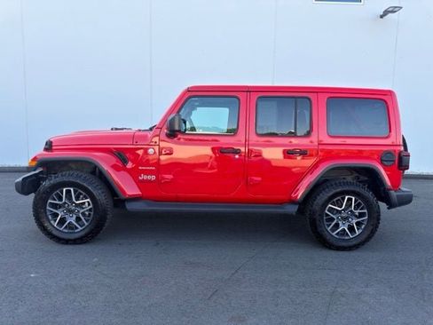 Used 2024 Jeep Wrangler Unlimited Sahara AWD/4WD image 10