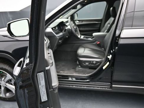 New 2026 Jeep Grand Cherokee Limited AWD/4WD image 12