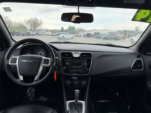 Used 2014 Chrysler 200 Limited FWD image 17