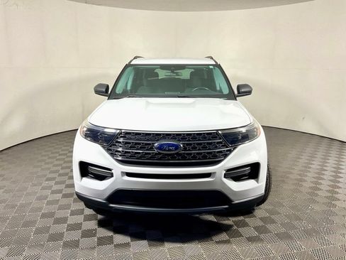 Used 2022 Ford Explorer XLT AWD/4WD image 7