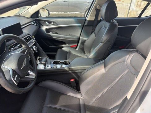 Used 2023 Genesis G70 2.0T image 5