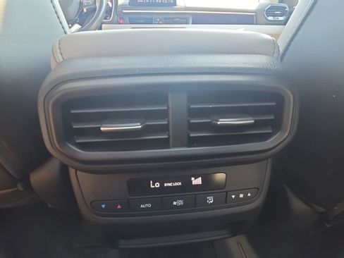 Used 2024 Honda Pilot Touring image 18
